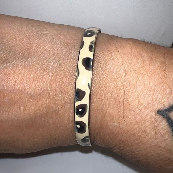 J. Crew Enameled Animal Print Bangle Bracelet‎ - Picture 3 of 7